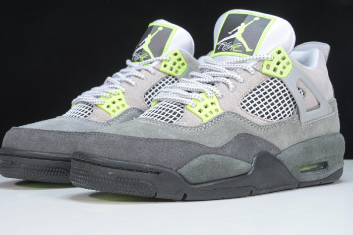 Air Jordan 4 Retro SE