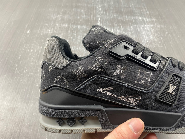 L&V SNEAKERS