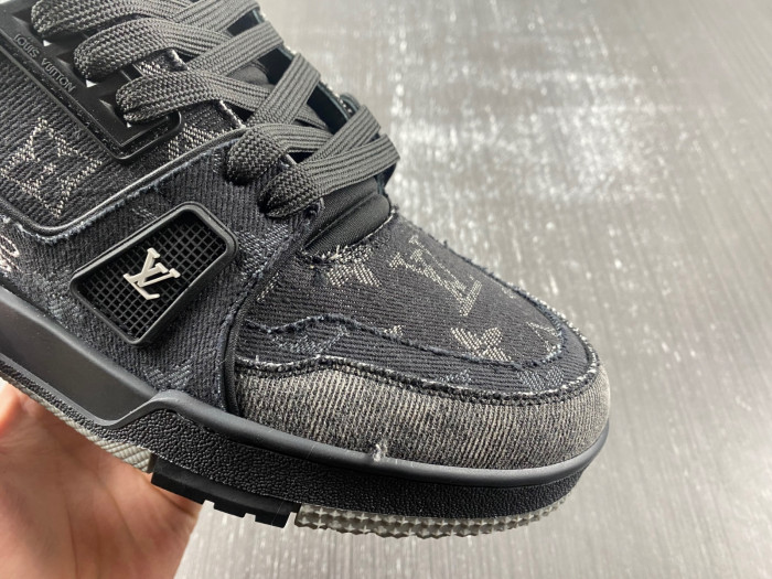 L&V SNEAKERS