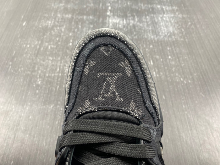 L&V SNEAKERS