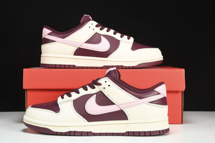 Nike Dunk Low Valentine