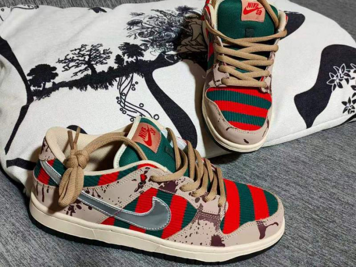 NIKE SB Dunk Low “Freddy Krueger” 313170-202