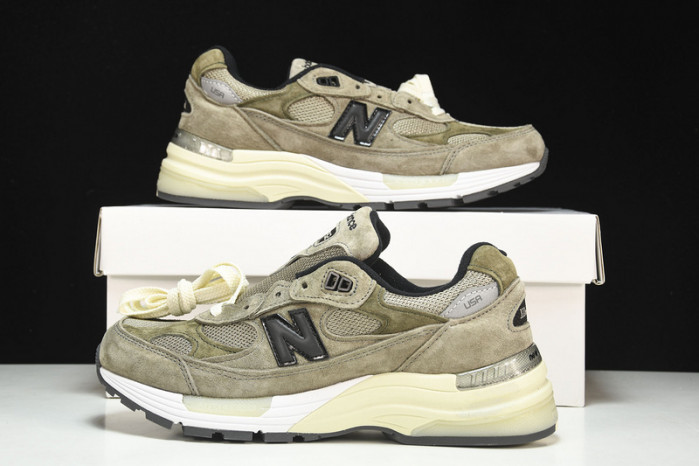 New Balance 992