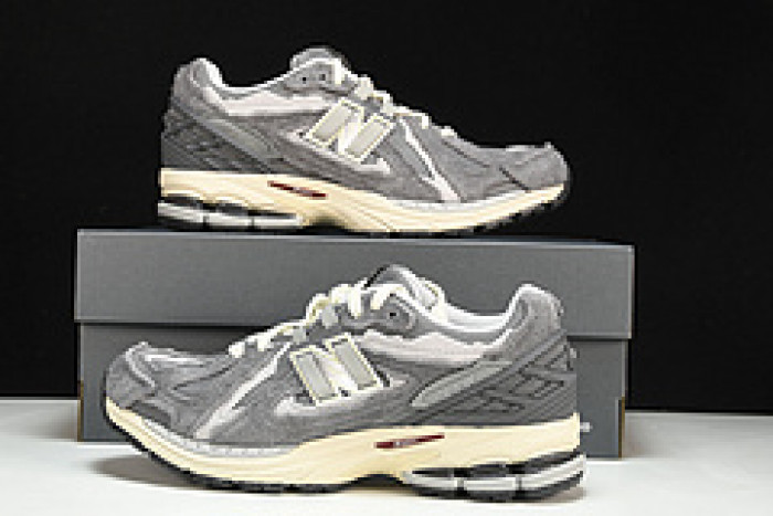 New Balance 1906