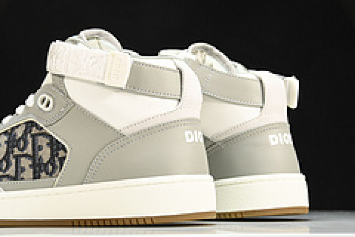 DI*O*R B27 PANKICK