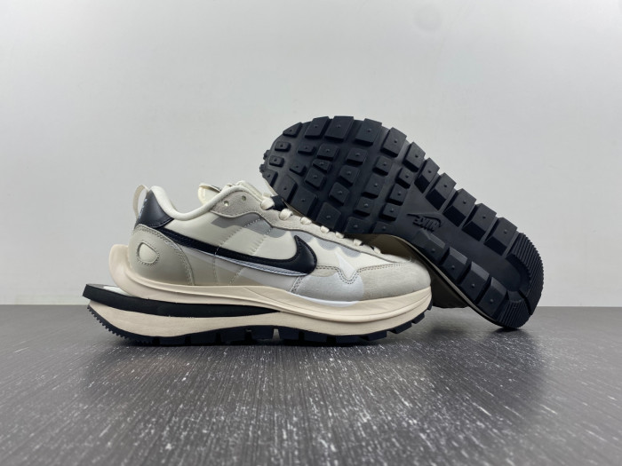 Sacai x VaporWaffle “Tour Yellow ” DD1875-101
