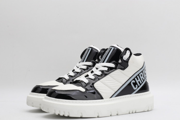 D designer sneaker