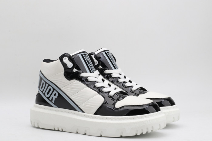 D designer sneaker