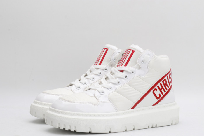 D designer sneaker