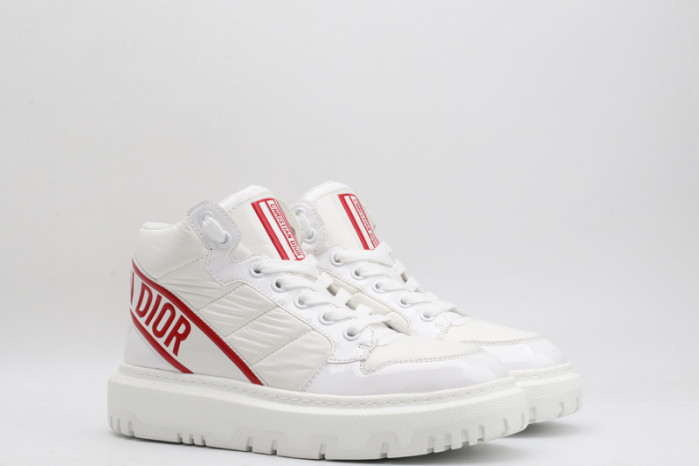 D designer sneaker