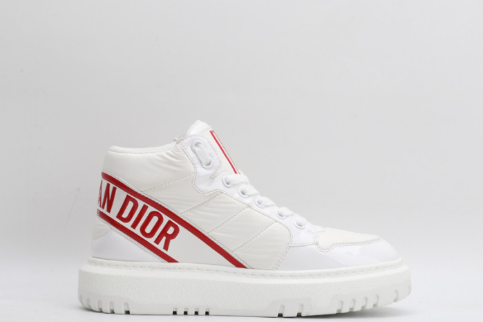 D designer sneaker