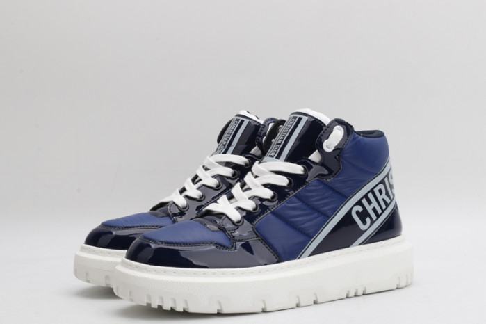 D designer sneaker