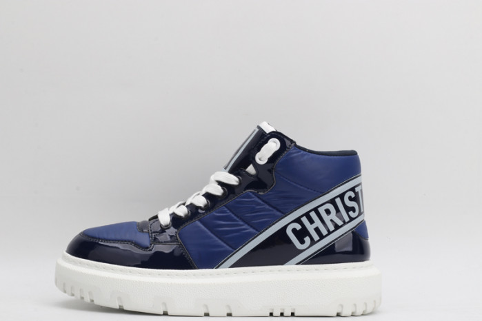 D designer sneaker