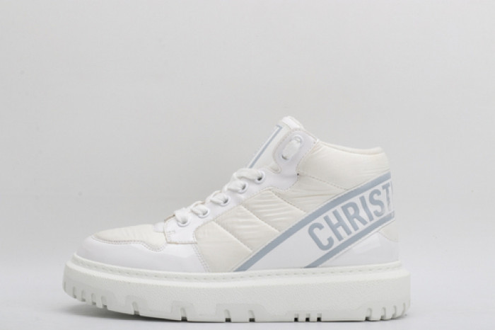 D designer sneaker