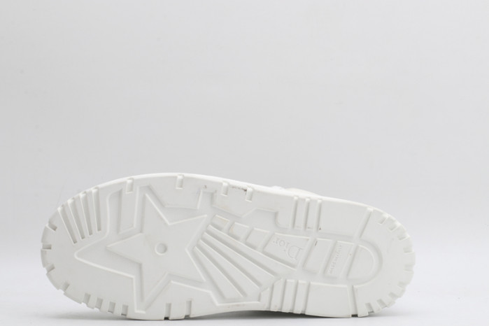 D designer sneaker