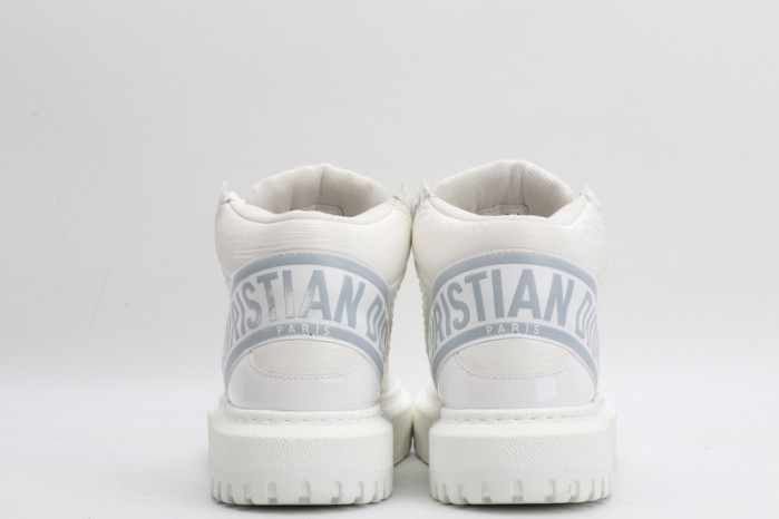 D designer sneaker