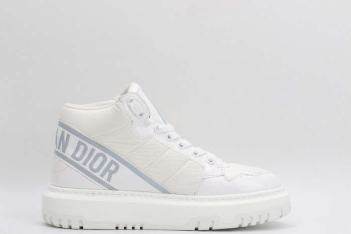 D designer sneaker