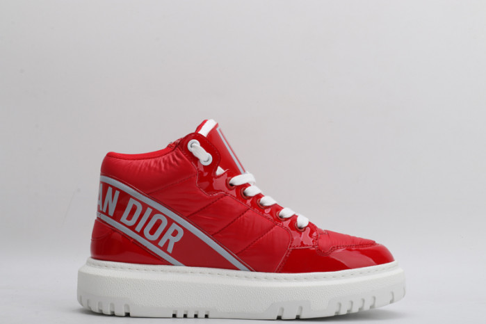 D designer sneaker