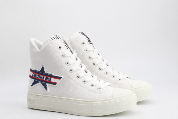 D designer sneaker