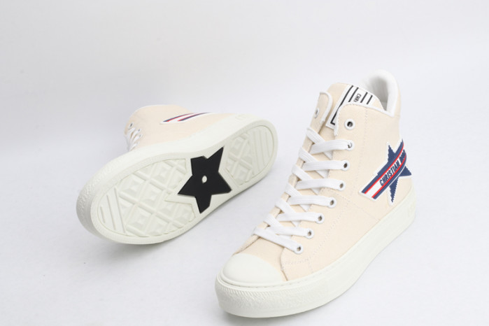 D designer sneaker