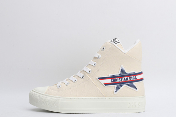 D designer sneaker