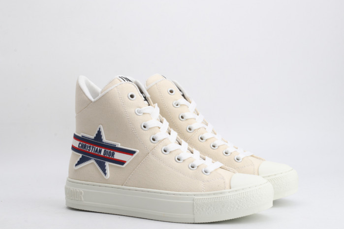 D designer sneaker