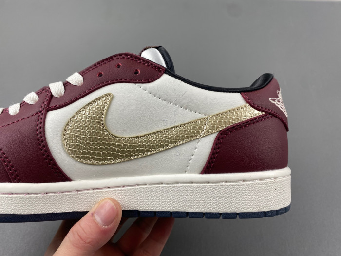 Travis Scott x Air Jordan 1 FJ5735-100