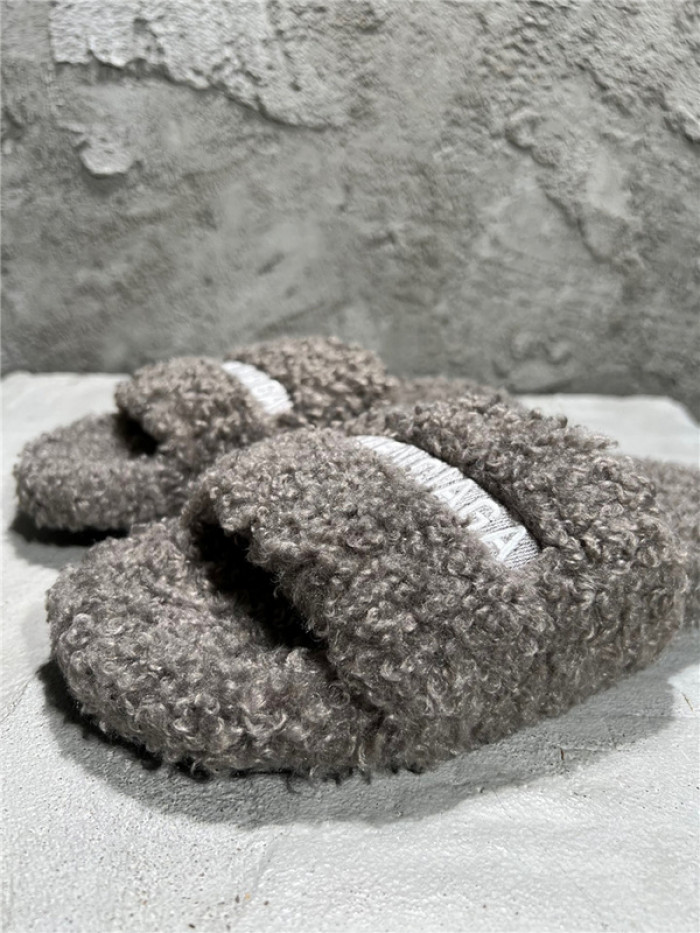 BLEN DESIGNER SLIPPERS