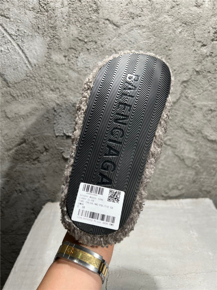 BLEN DESIGNER SLIPPERS
