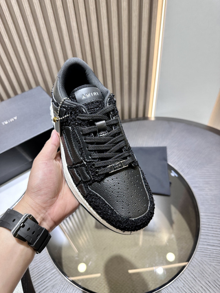 AM1R1 SNEAKERS
