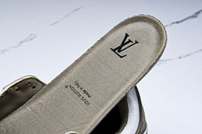 L&V SNEAKERS