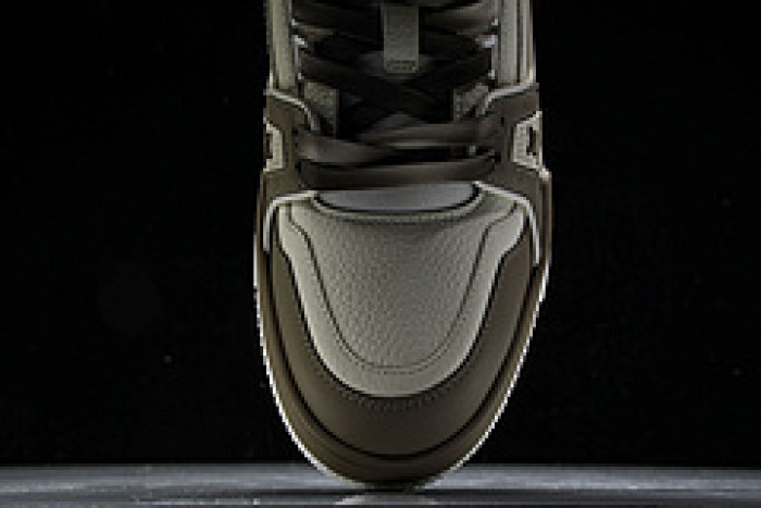 L&V SNEAKERS