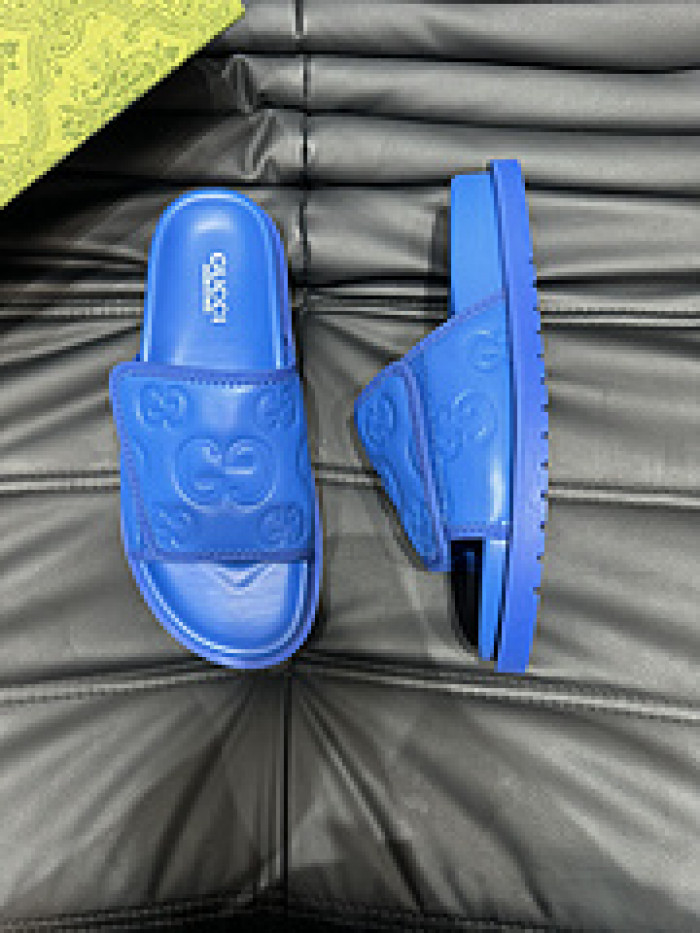 G DESIGNER SLIPPERS
