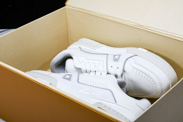 L&V SNEAKERS