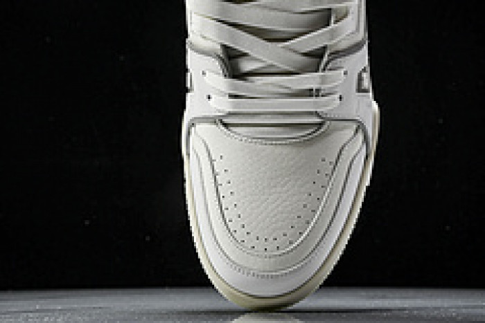 L&V SNEAKERS