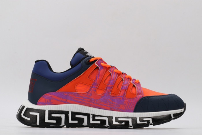 VER DESIGNER SNEAKERS