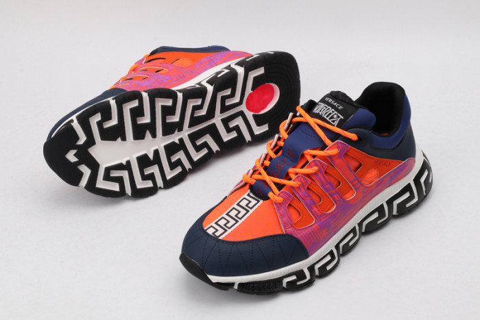 VER DESIGNER SNEAKERS