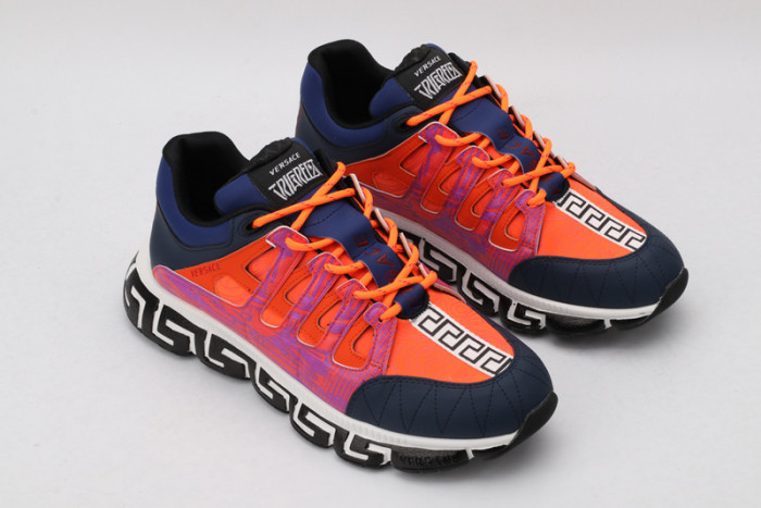 VER DESIGNER SNEAKERS