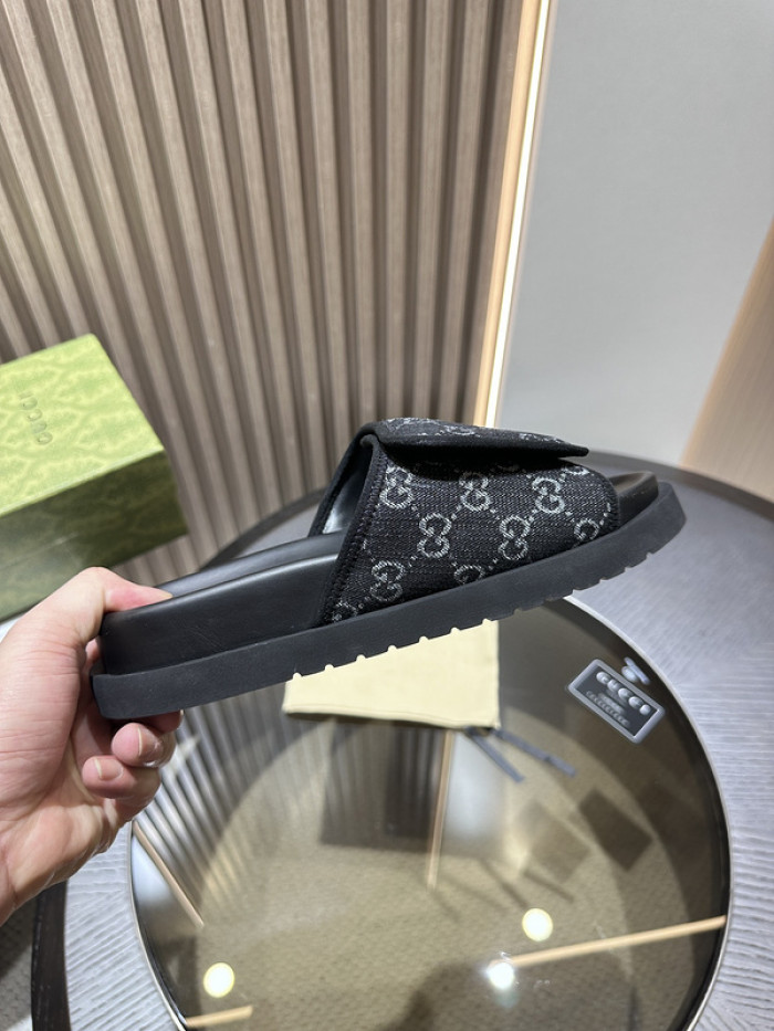 G DESIGNER SLIPPERS