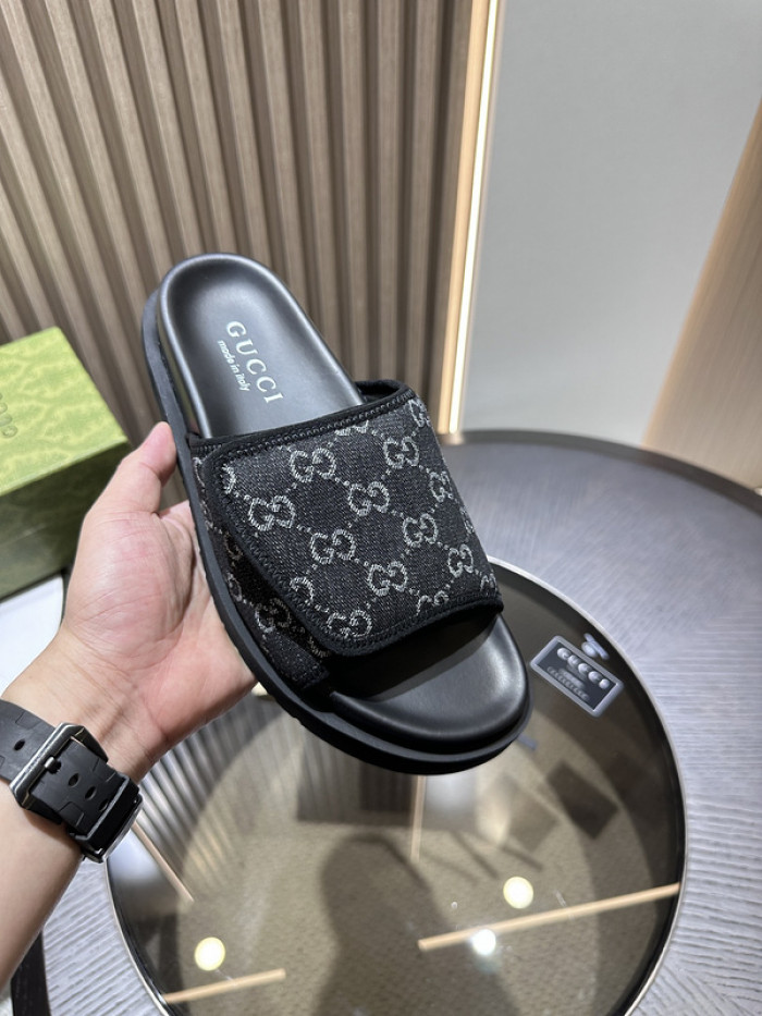 G DESIGNER SLIPPERS