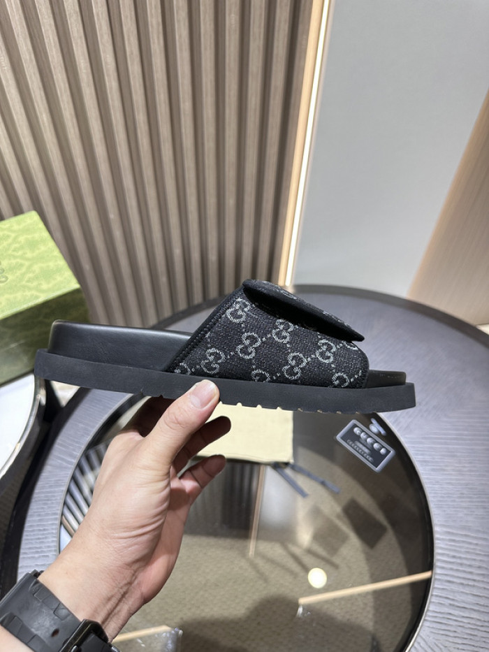 G DESIGNER SLIPPERS