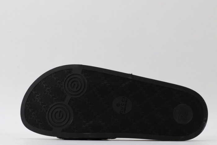 G DESIGNER SLIPPERS