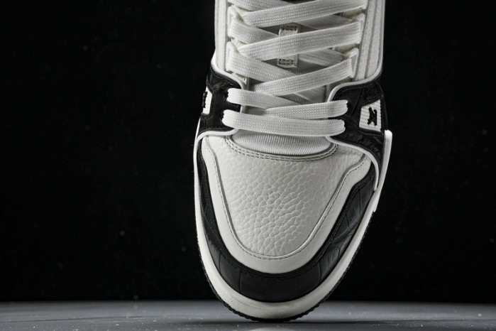 L&V SNEAKERS