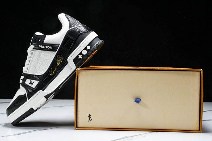 L&V SNEAKERS