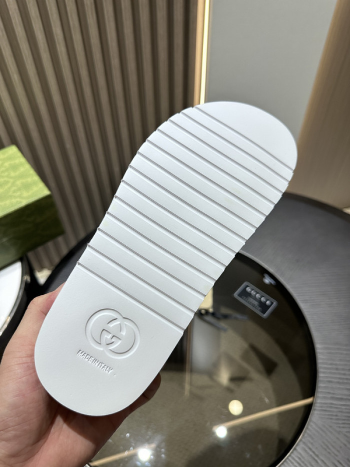 G DESIGNER SLIPPERS