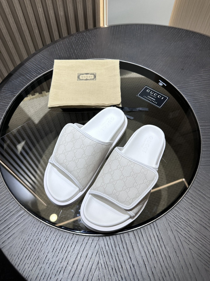 G DESIGNER SLIPPERS
