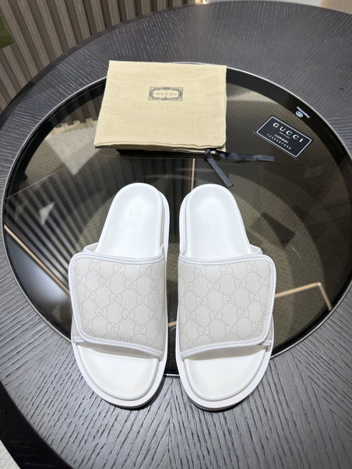 G DESIGNER SLIPPERS