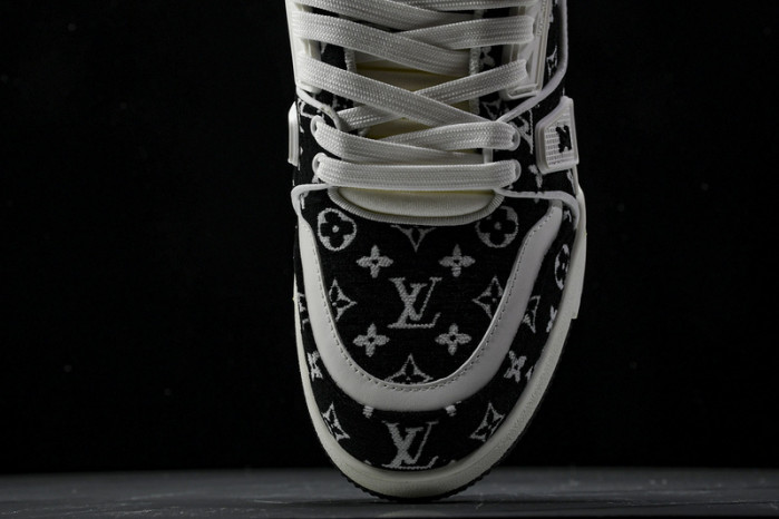 L&V SNEAKERS