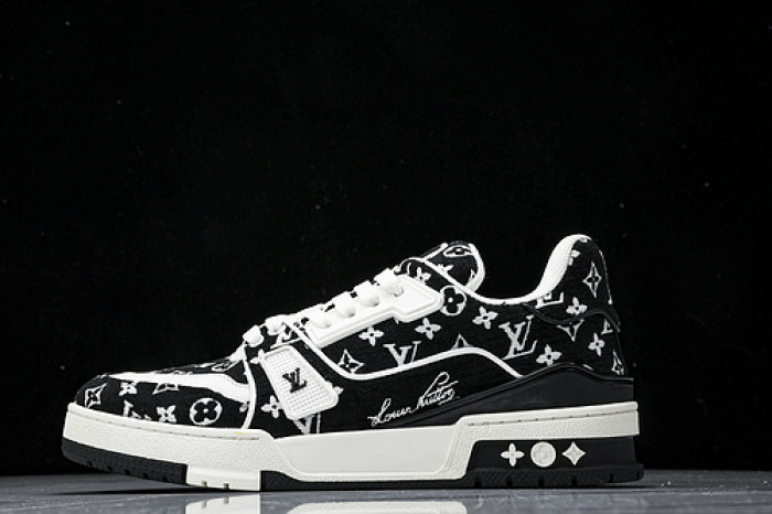 L&V SNEAKERS