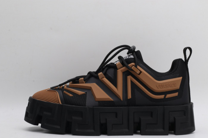 VER DESIGNER SNEAKERS